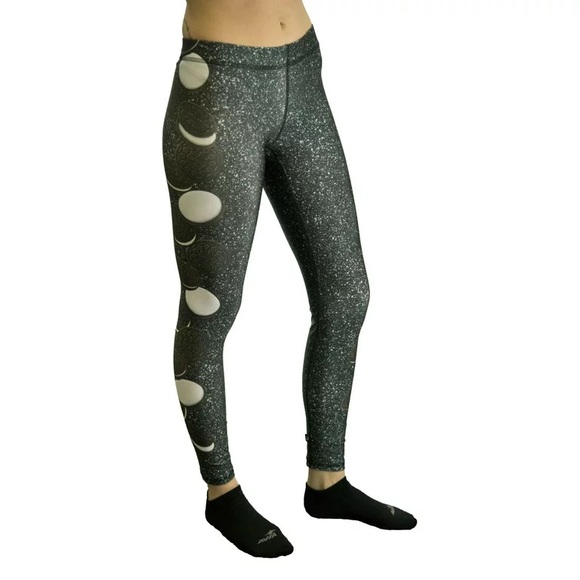 CLEARANCE Terez Oreo Print Performance Leggings - Picture 6 of 7